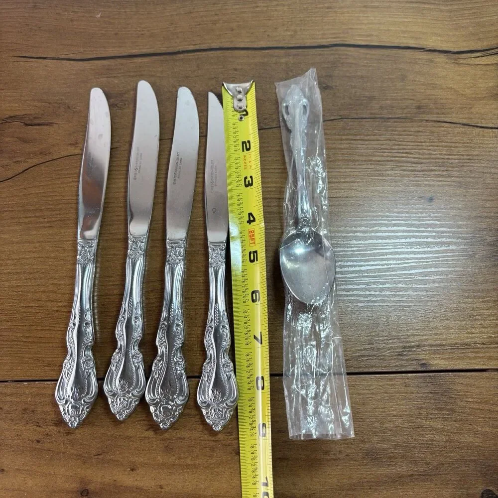Reed And Barton Select BAROQUE Stainless Flatware 4 Dinner Knives & 1 Spoon
